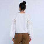 قميص كاجوال مزين بدانتيل للنساء