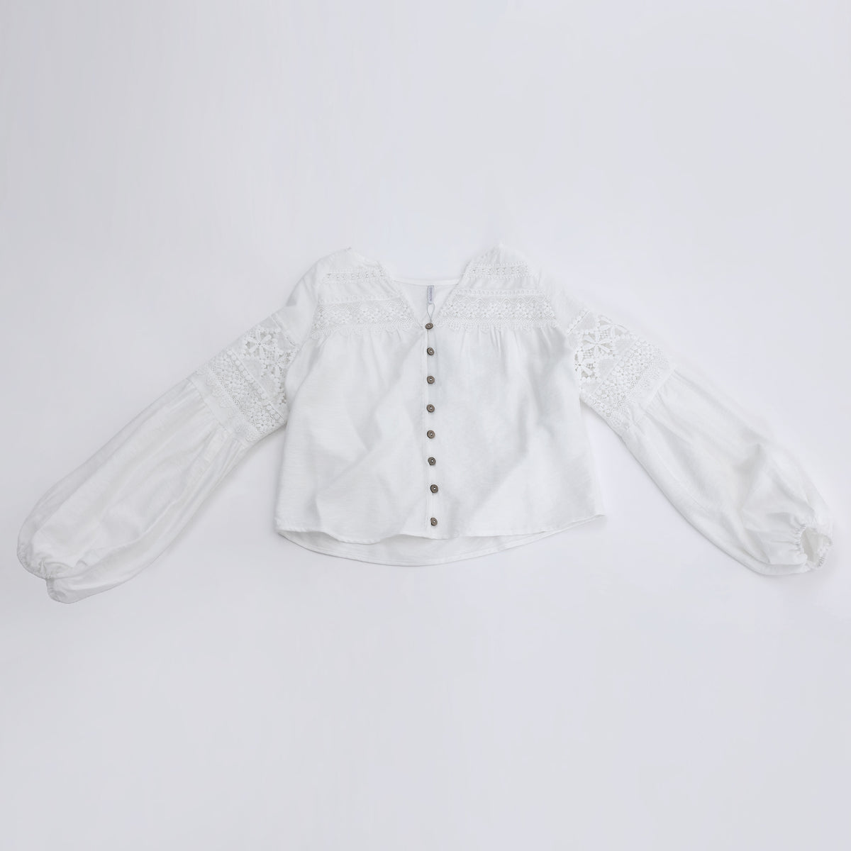 قميص كاجوال مزين بدانتيل للنساء