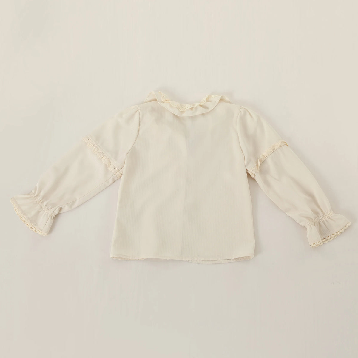 قميص مطرز للبنات