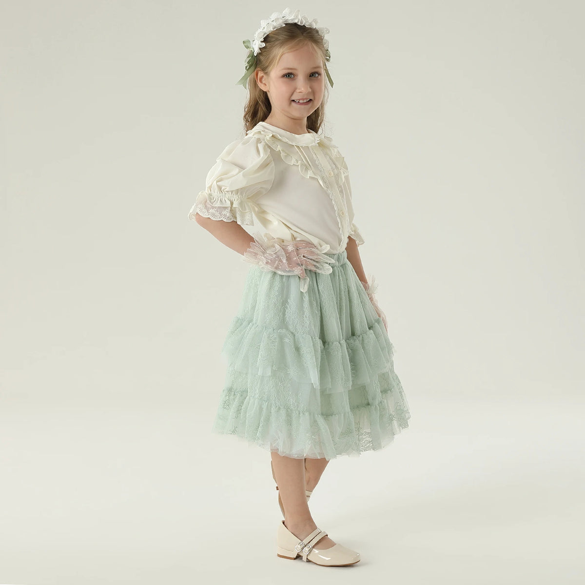 قميص مطرز للبنات