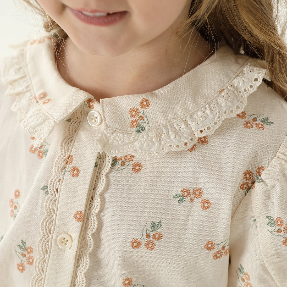 قميص بنمط الزهور للبنات