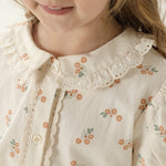 قميص بنمط الزهور للبنات