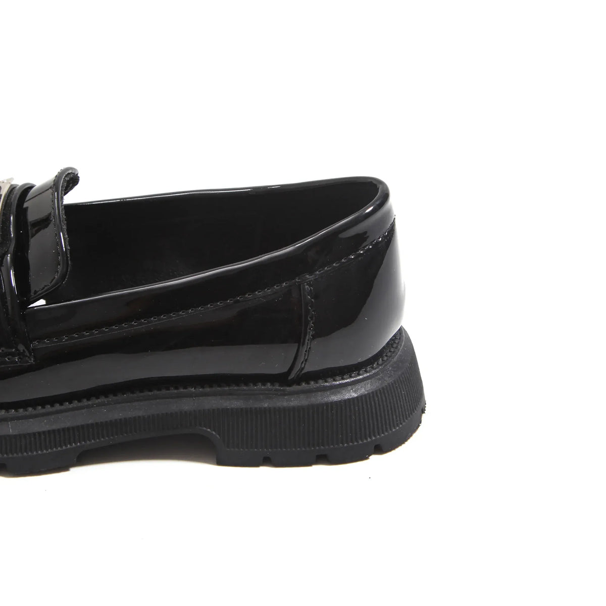 Casual Moccasins For Girls Image