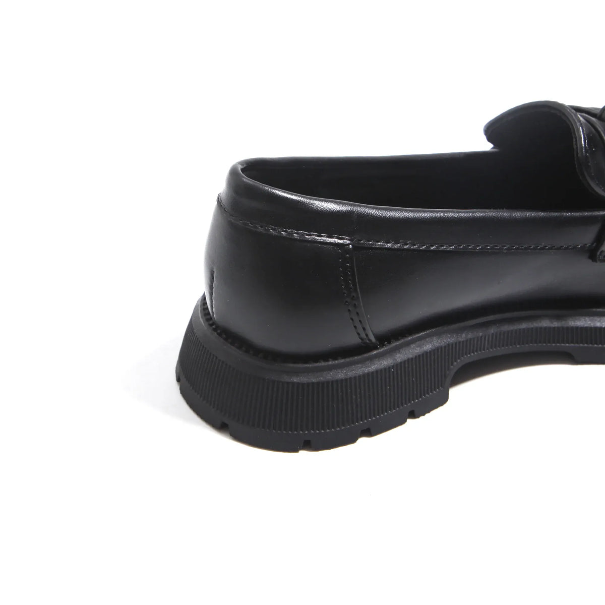 Casual Moccasins For Girls Image