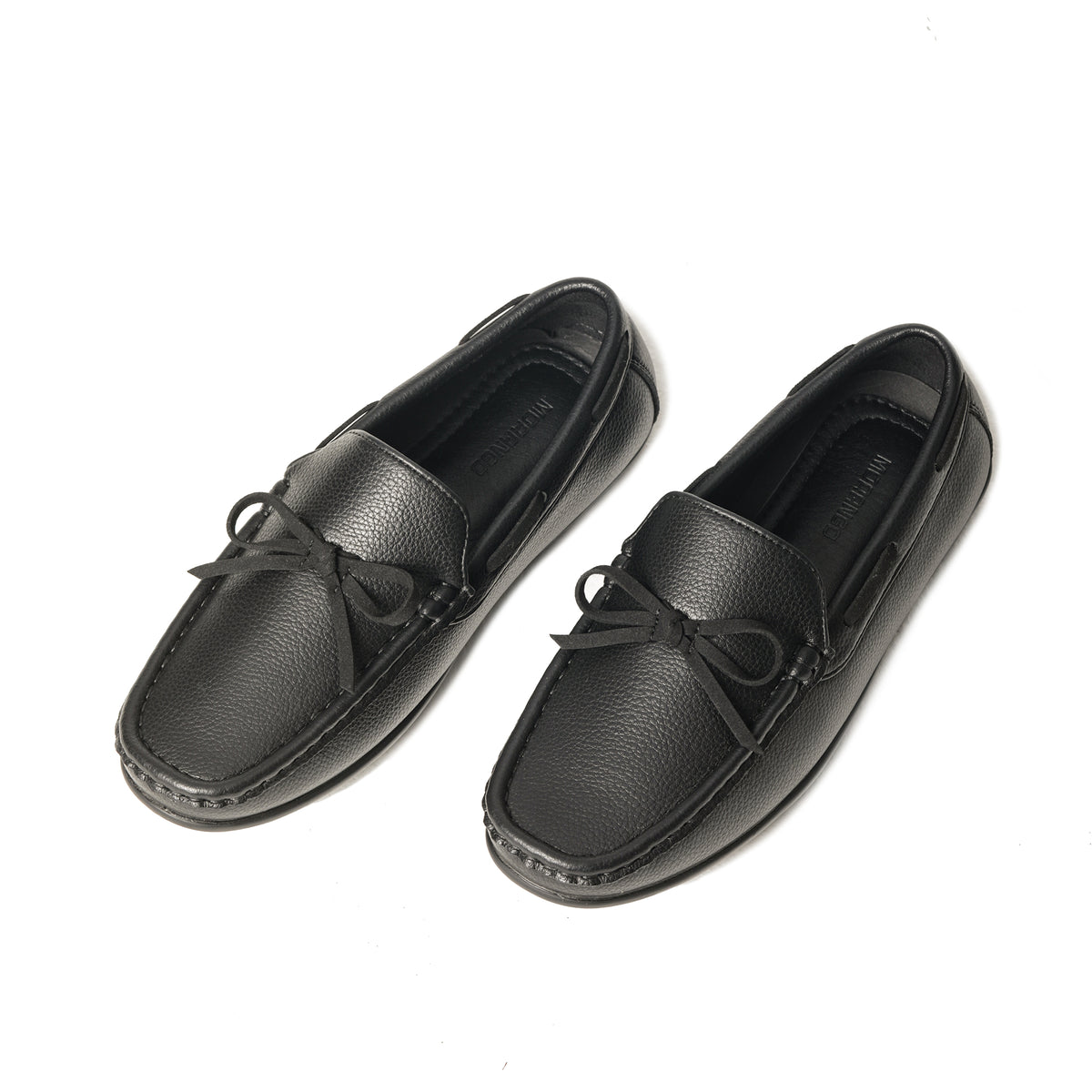 حذاء للأولاد