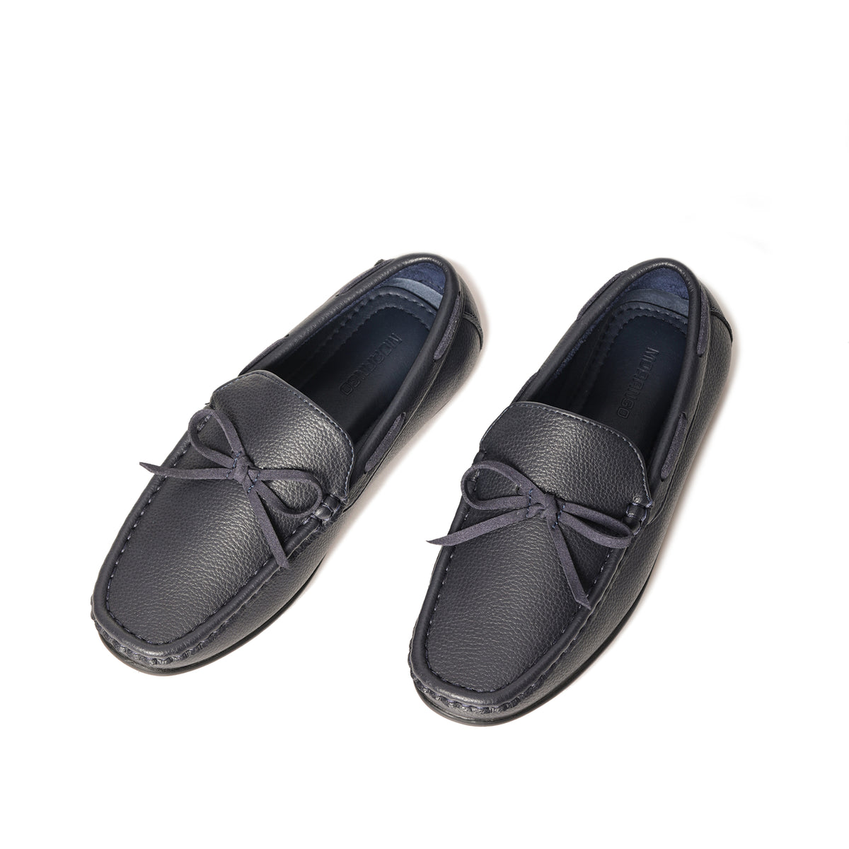 حذاء للأولاد