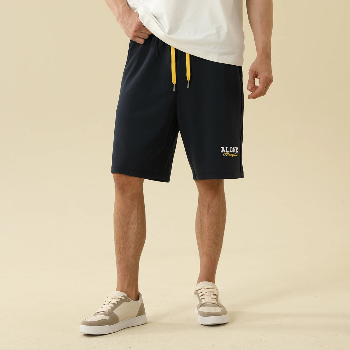 شورت كاجوال مطرز للرجال