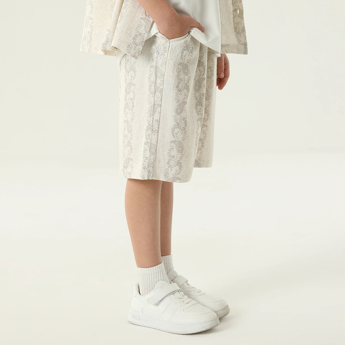 شورت كاجوال مزين بطباعة للأولاد