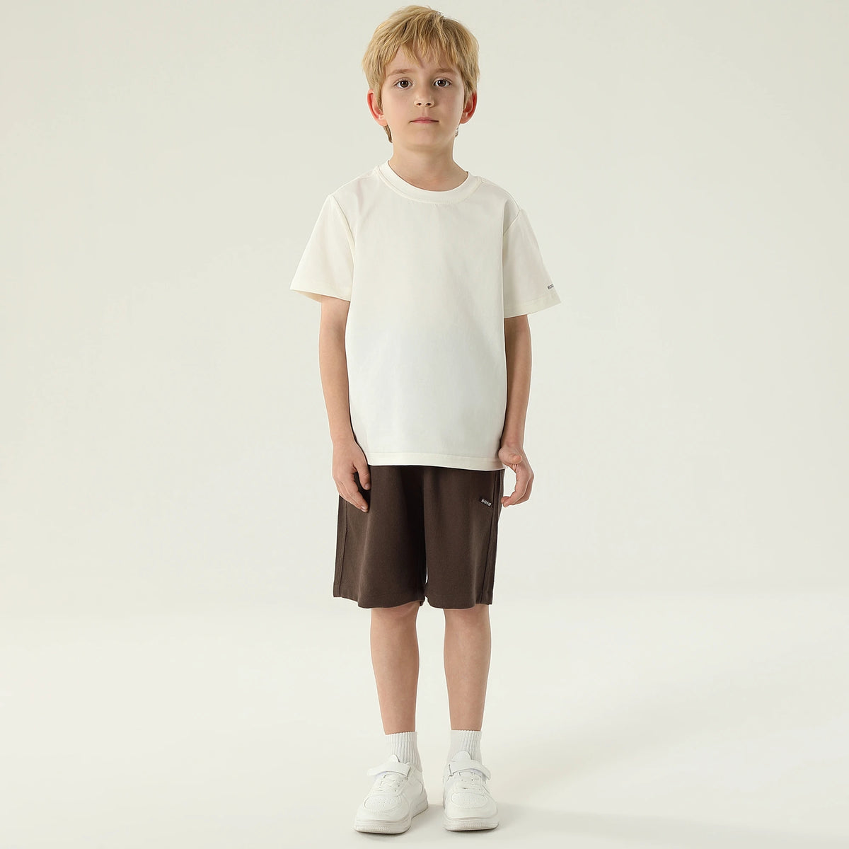 شورت مزين بشارة للأولاد