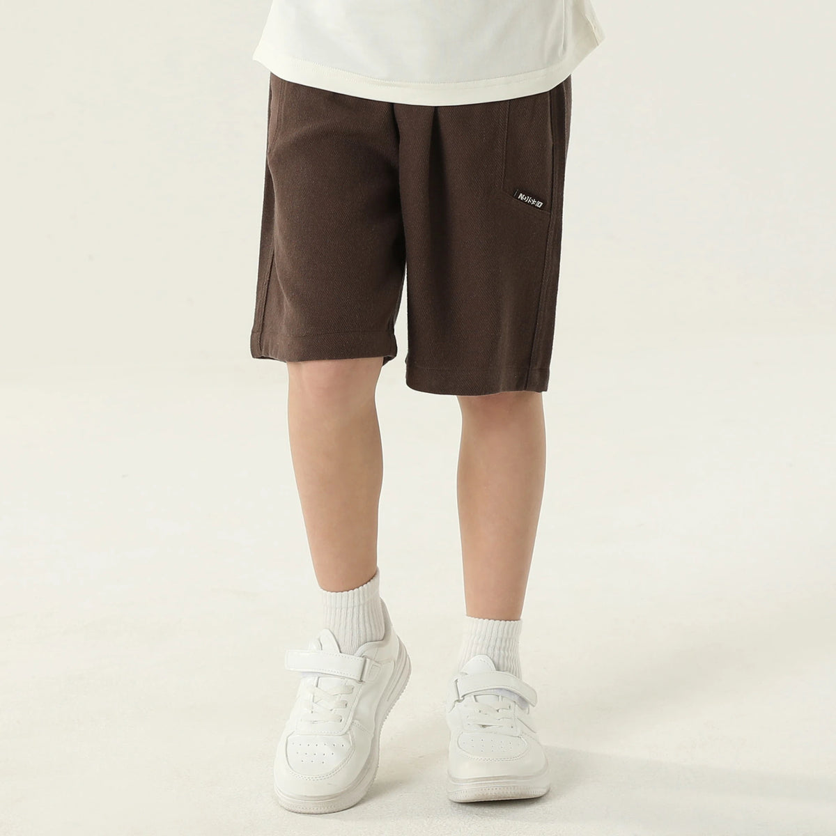 شورت مزين بشارة للأولاد