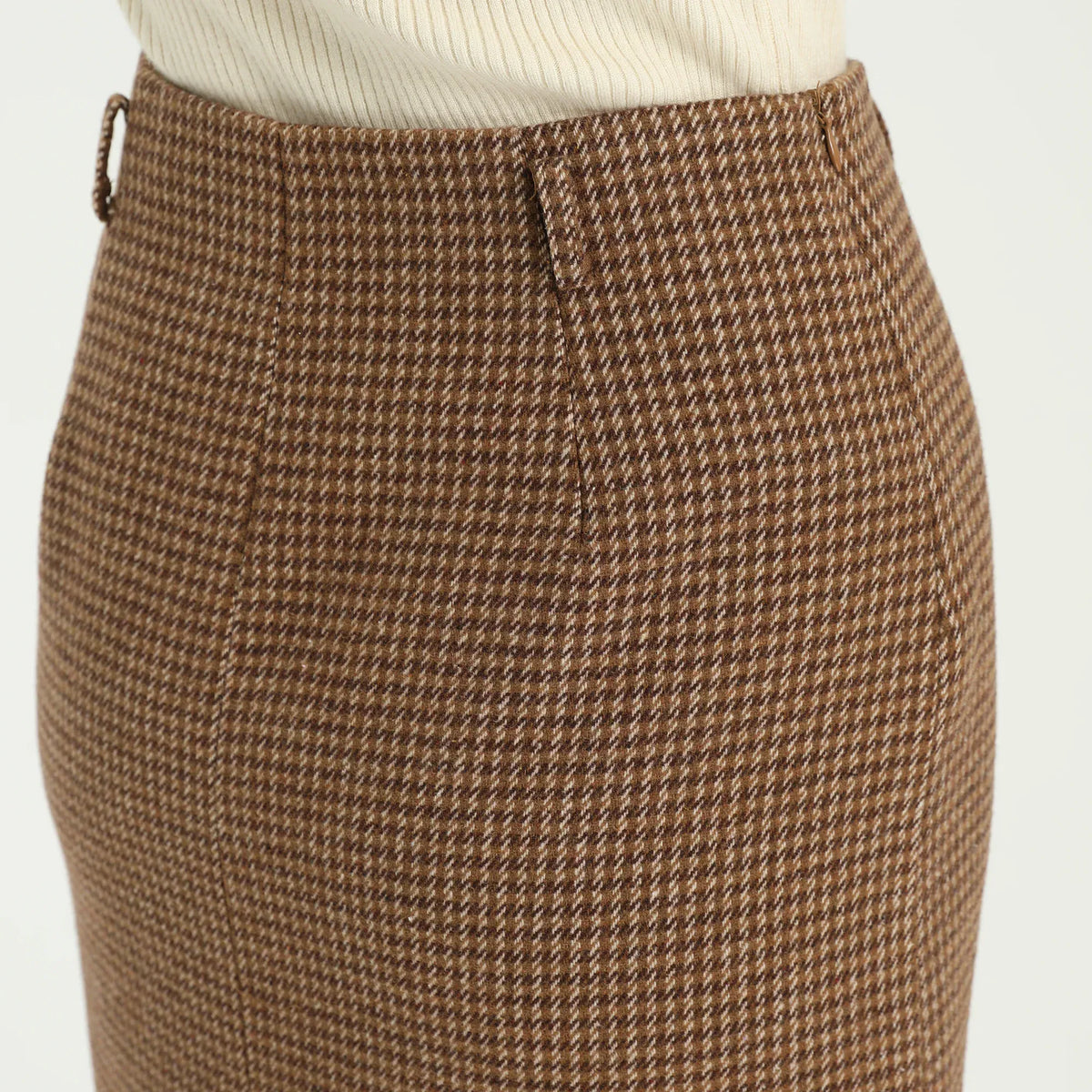 Elegant Checked Skirt for Women Image