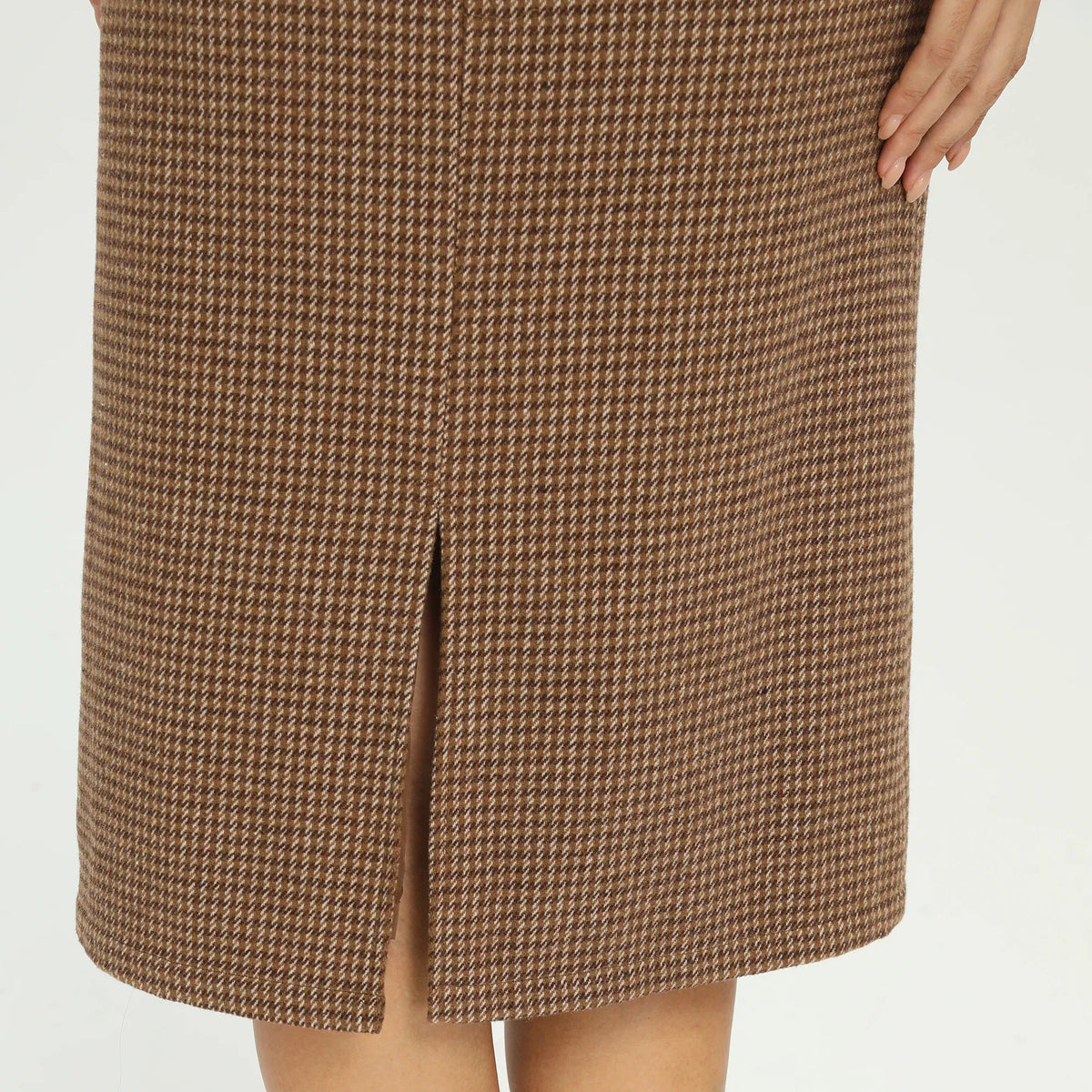 Elegant Checked Skirt for Women Image