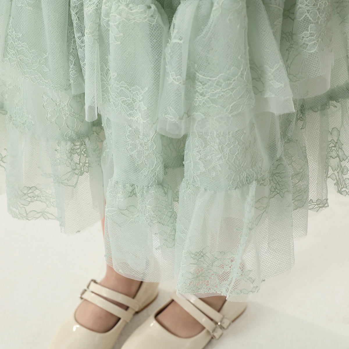 تنورة مزينة بنمط الزهور للبنات