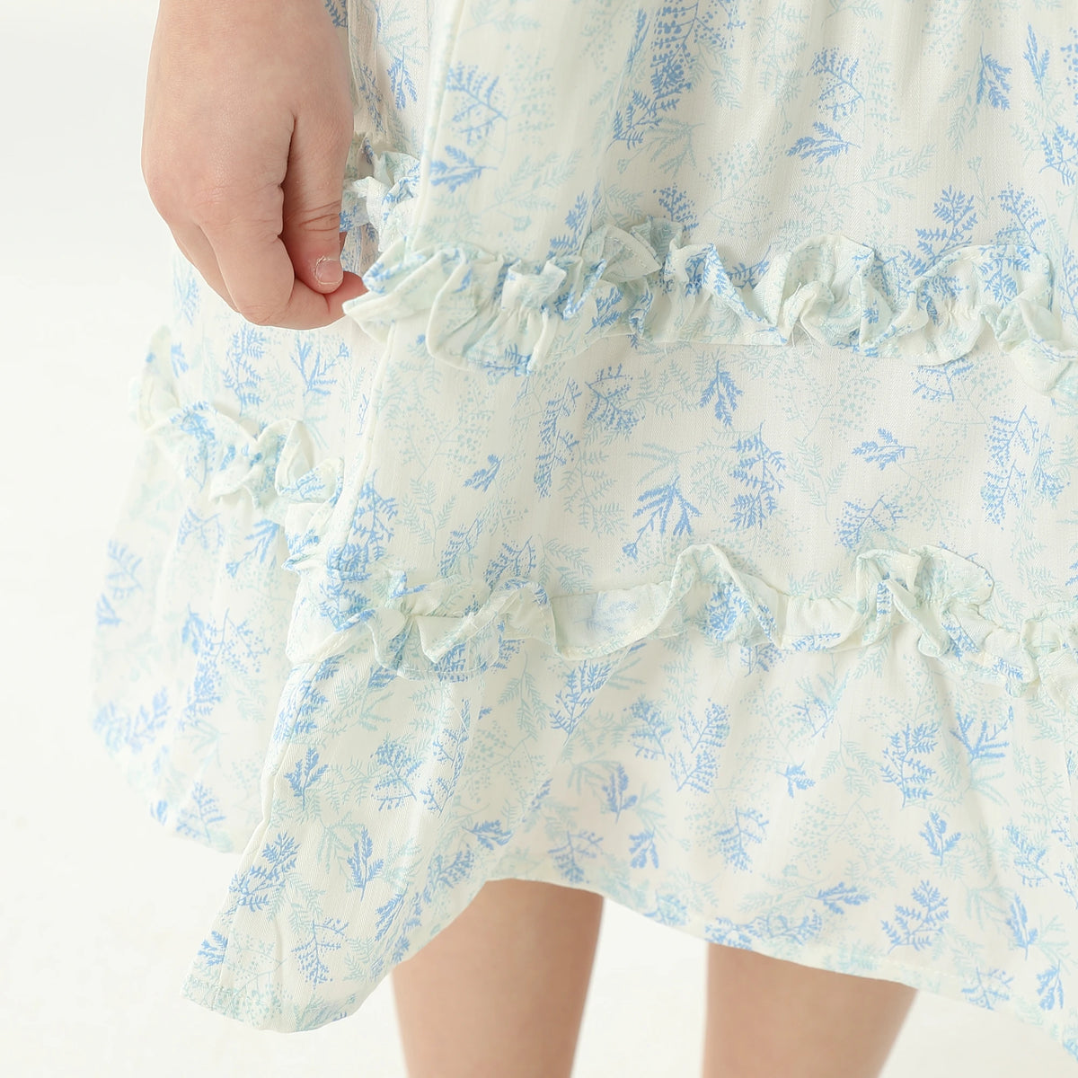 تنورة مزينة بنمط الزهور للبنات