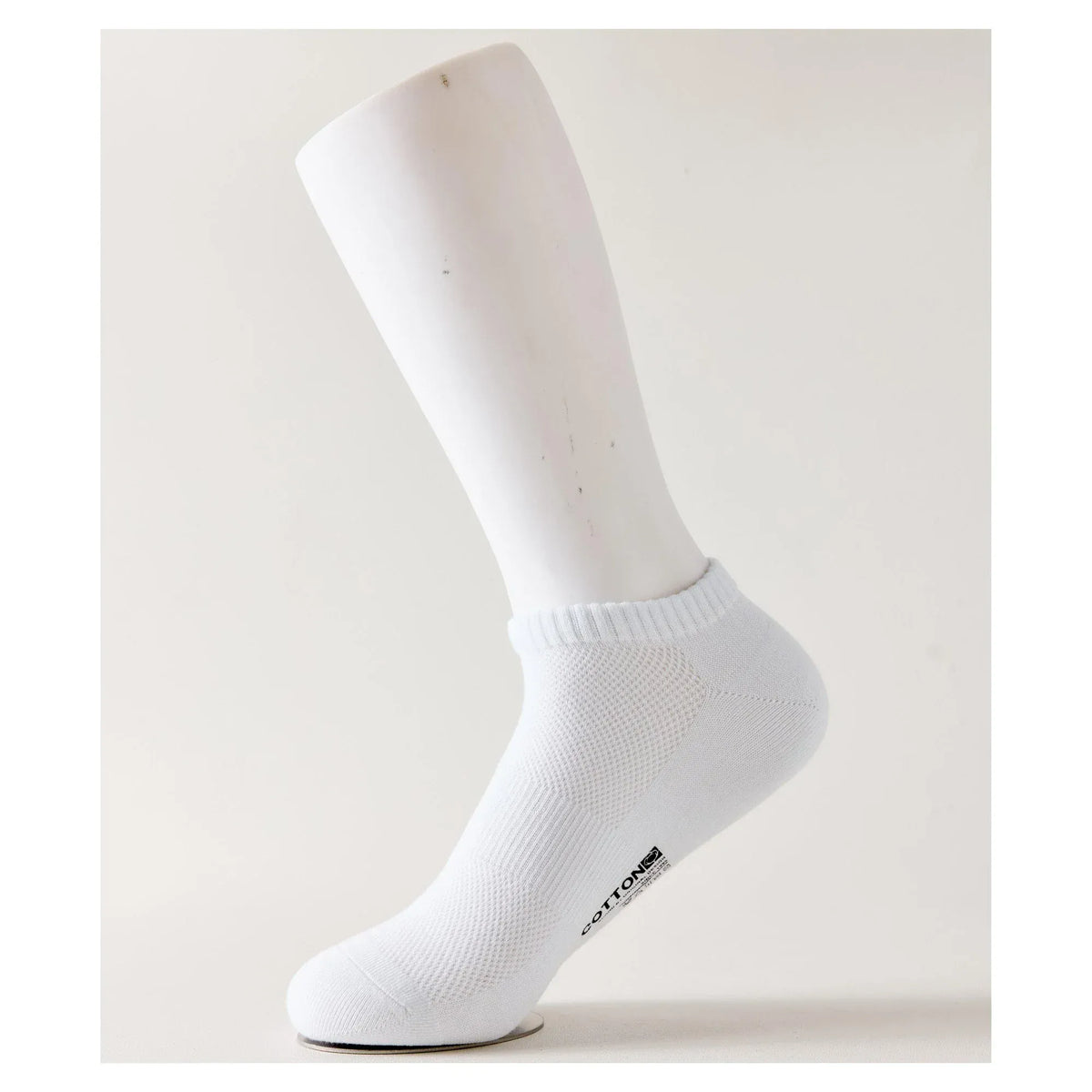 39-44 White Socks for Men Image