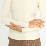 Elegant Plain Sweater for Women Image
