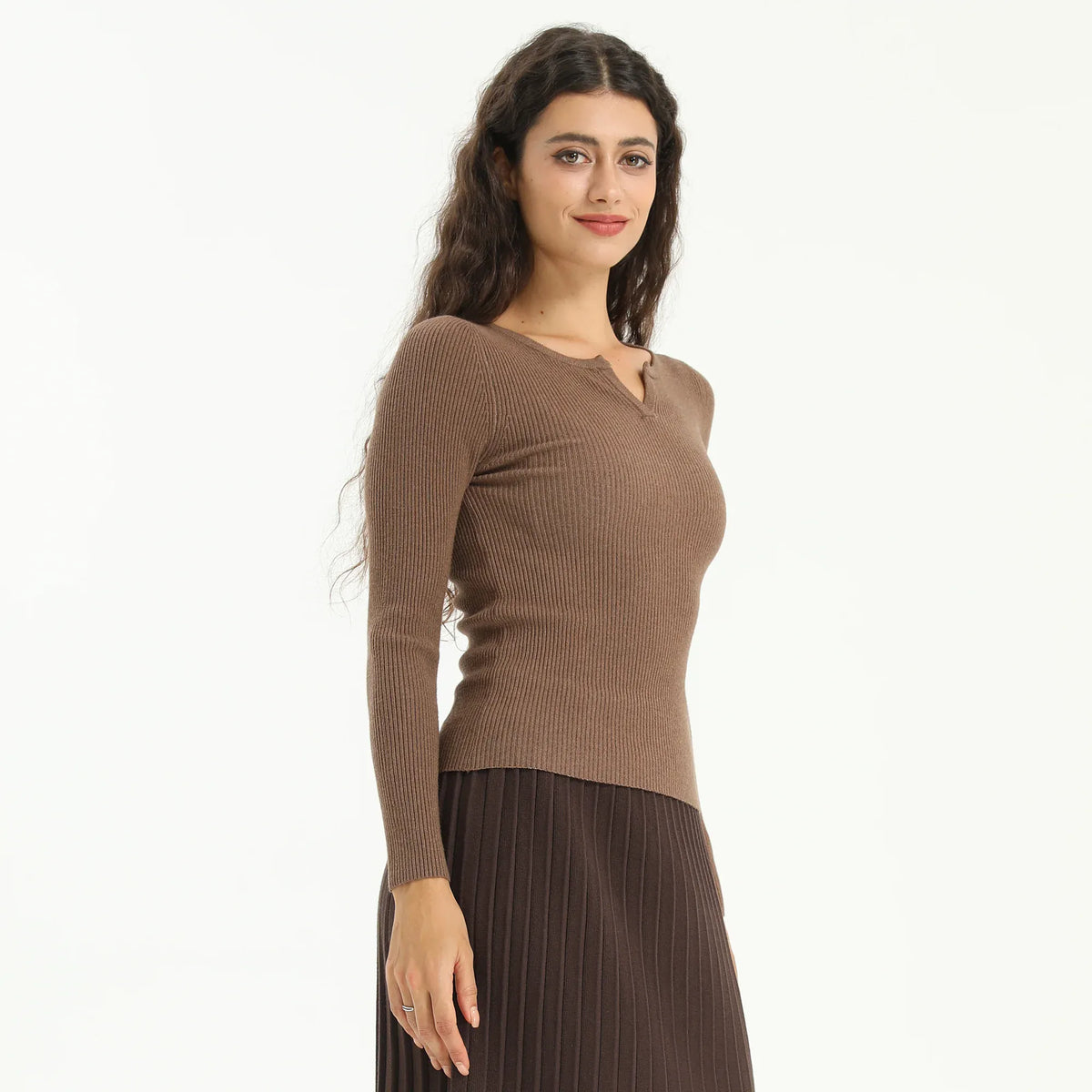 Elegant Solid Sweater for Women Image