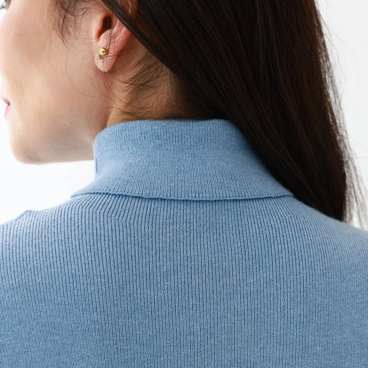 Elegant Solid Sweater for Women Image