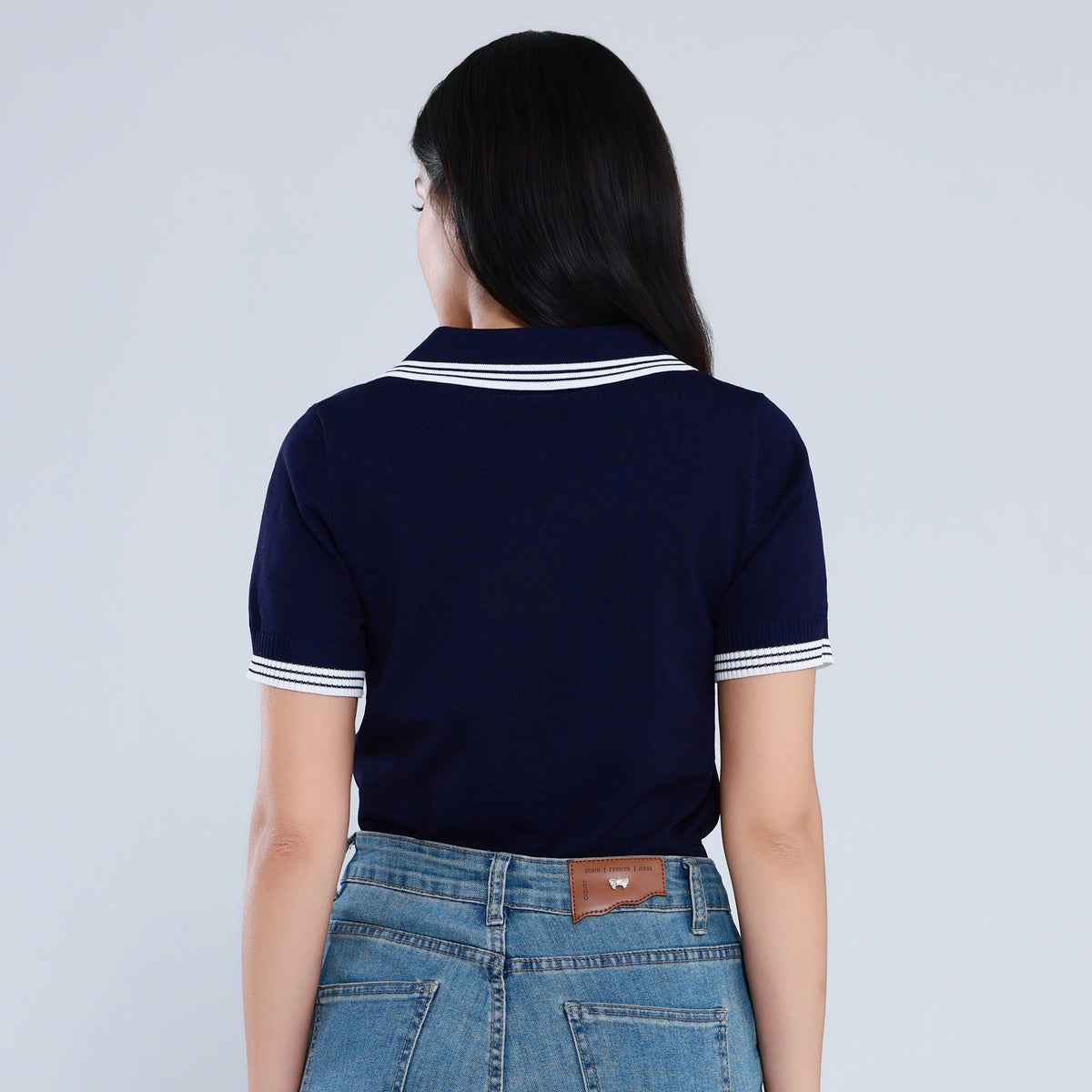 سويتر مطرز عصري للنساء