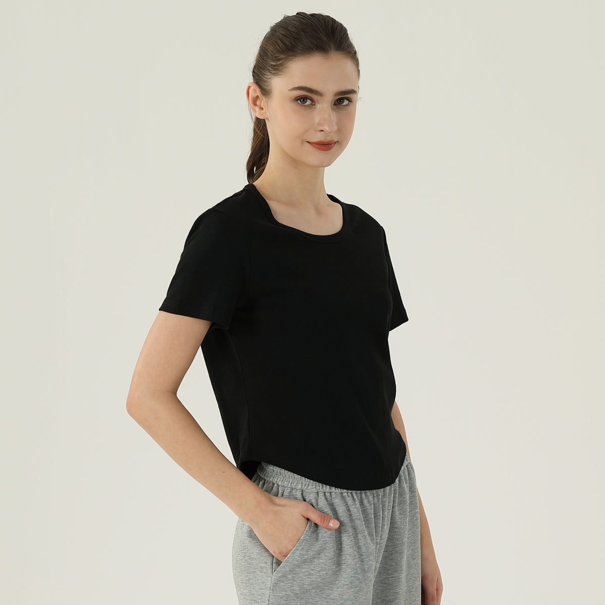 تيشيرت ساده للنساء