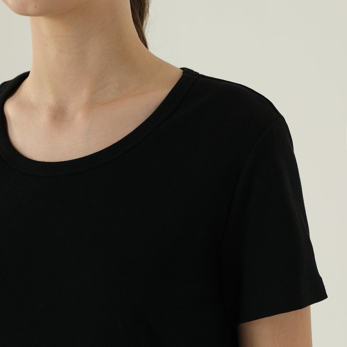 تيشيرت ساده للنساء