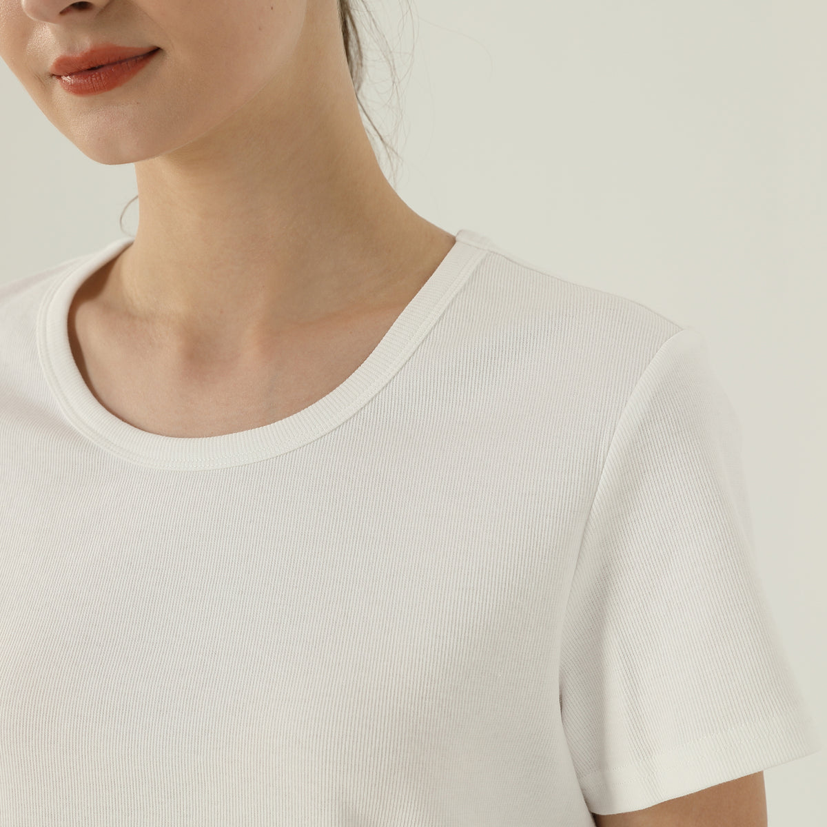 تيشيرت ساده للنساء