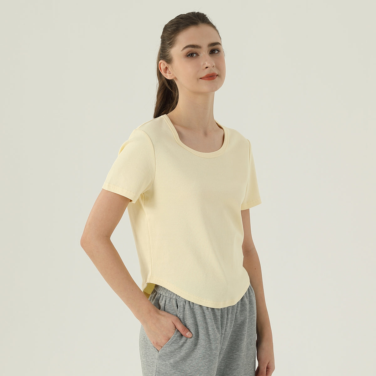 تيشيرت ساده للنساء