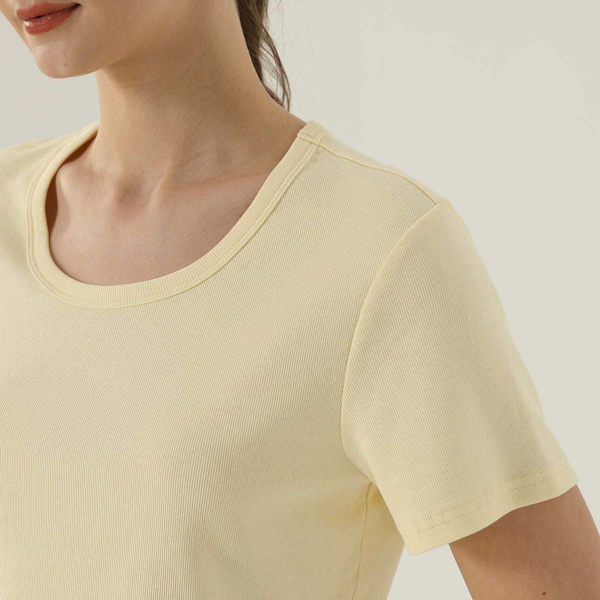 تيشيرت ساده للنساء