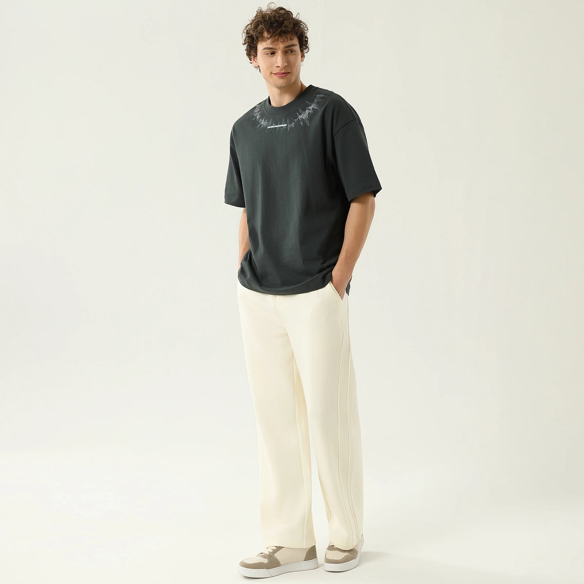 تيشيرت كاجوال مزين بطباعة للرجال