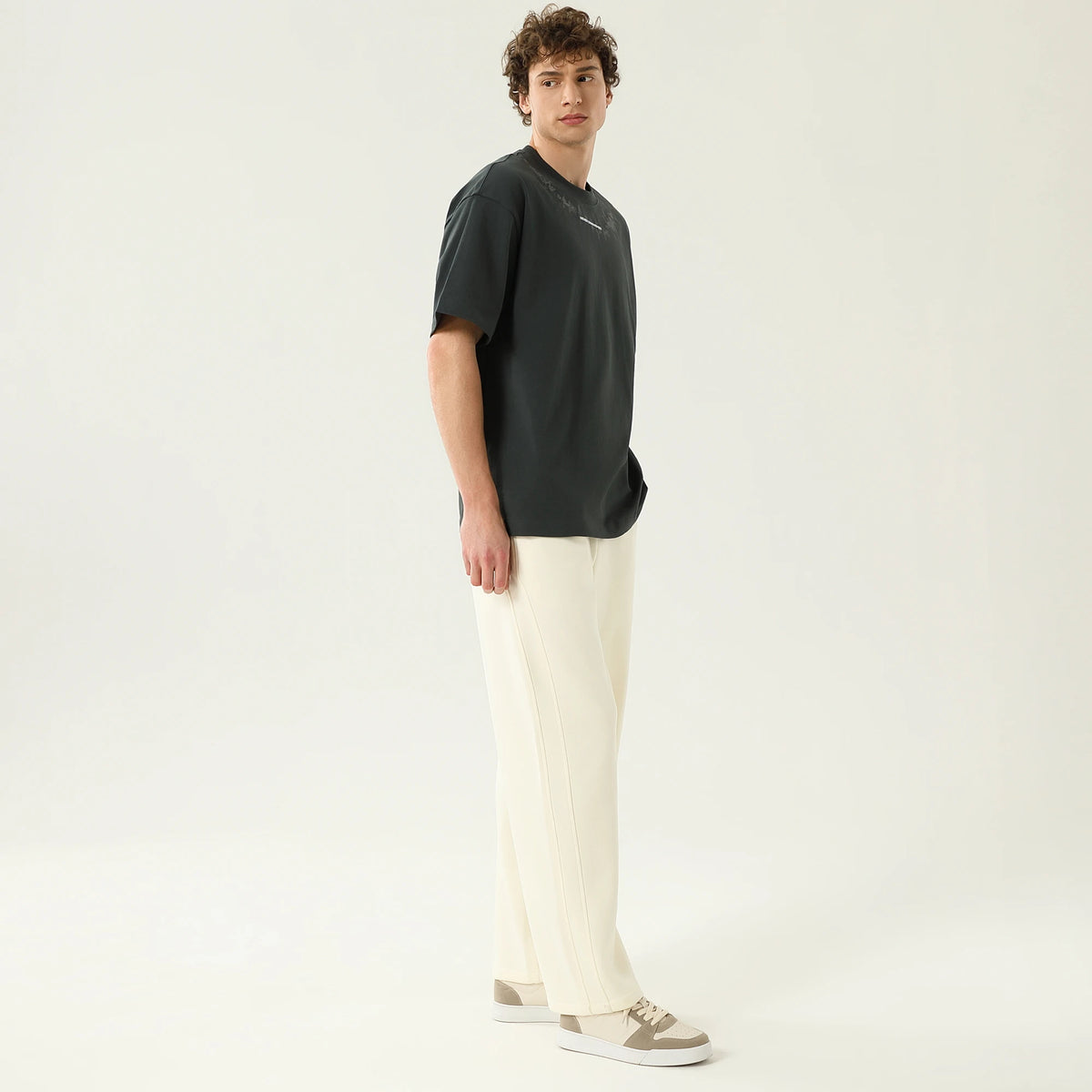 تيشيرت كاجوال مزين بطباعة للرجال