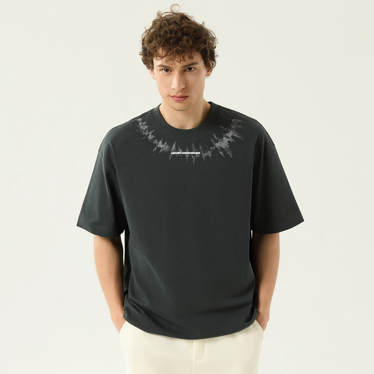 تيشيرت كاجوال مزين بطباعة للرجال