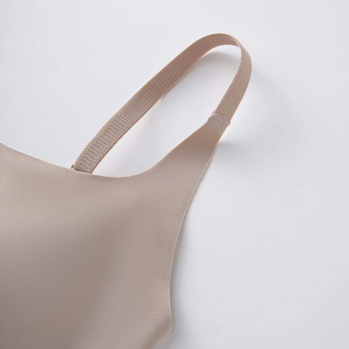 تانك توب للنساء