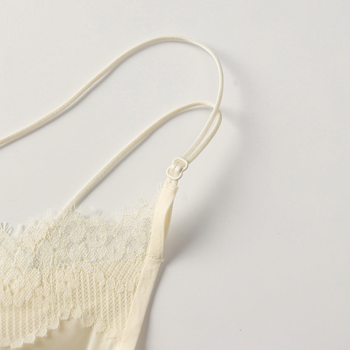 تانك توب للنساء