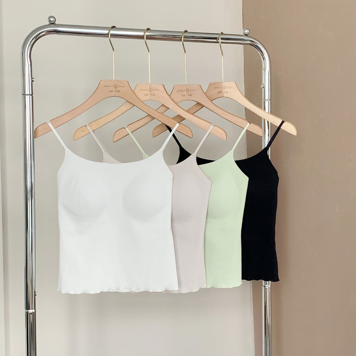 تانك توب للنساء