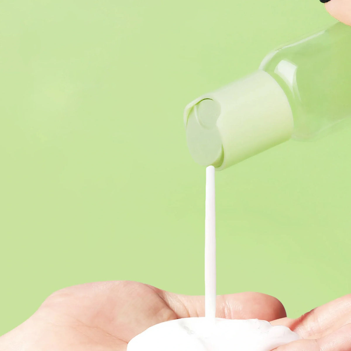 Travelling Bottle Set for Women Image