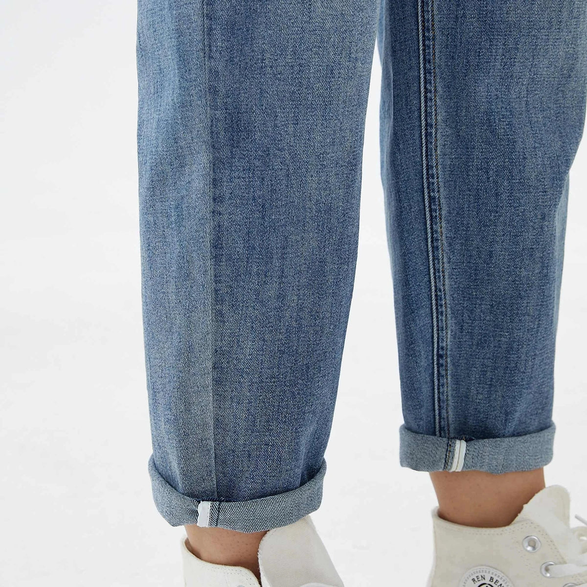 بنطال جينز بخصر مطاطى وزر إغلاق للنساء