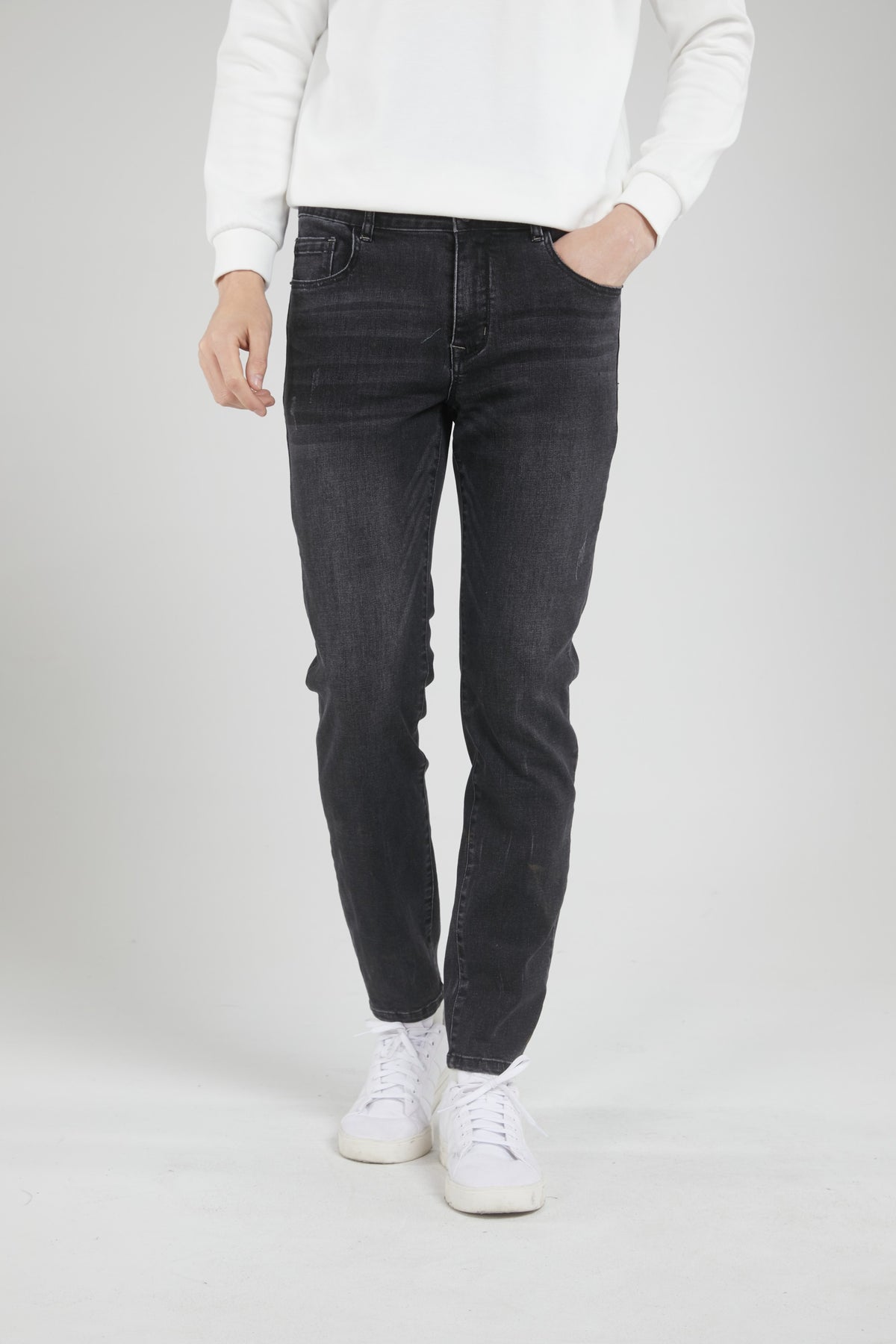 casual pants for men image