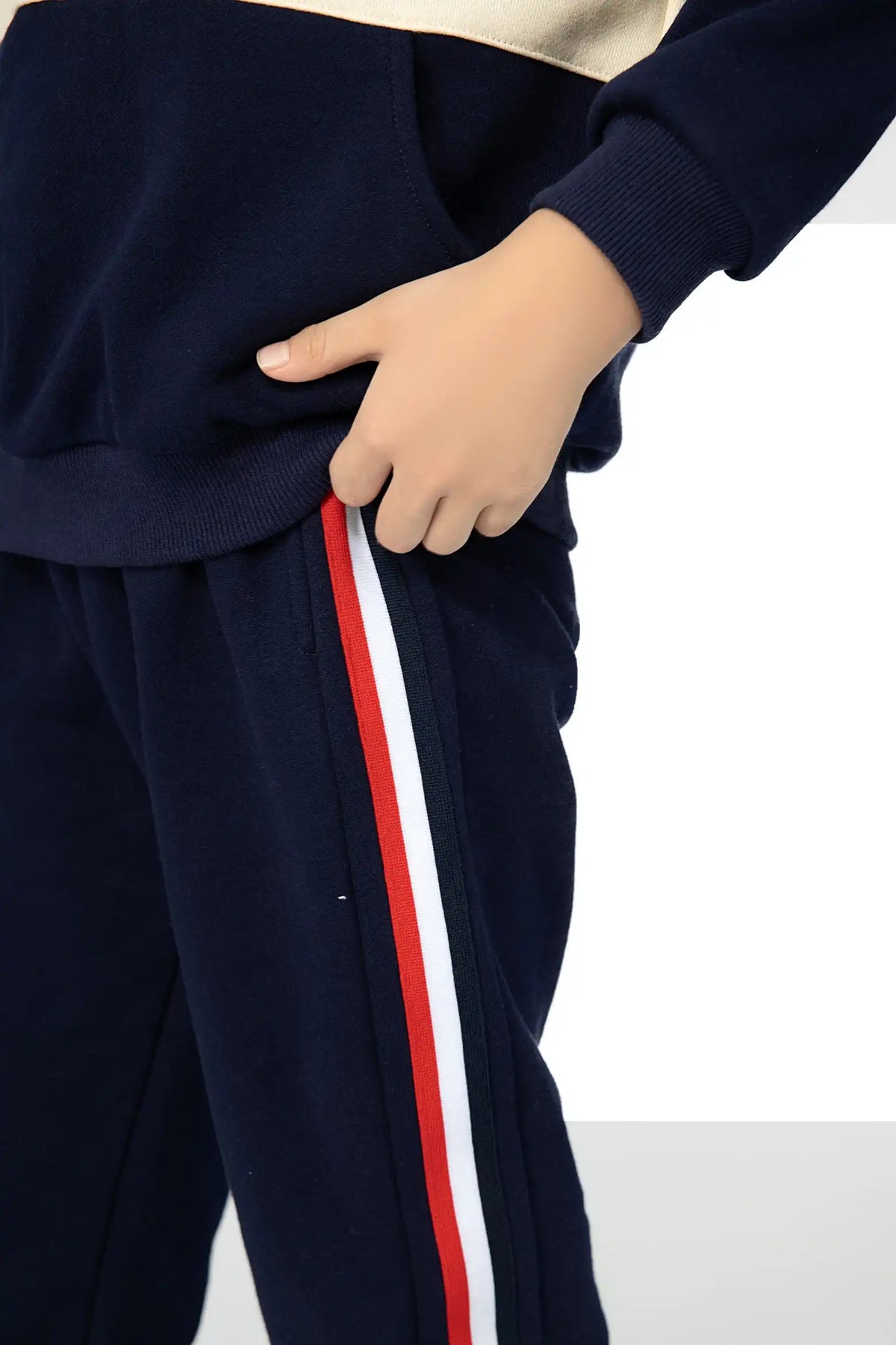 SPORTS PULLOVER FOR BOYS Image