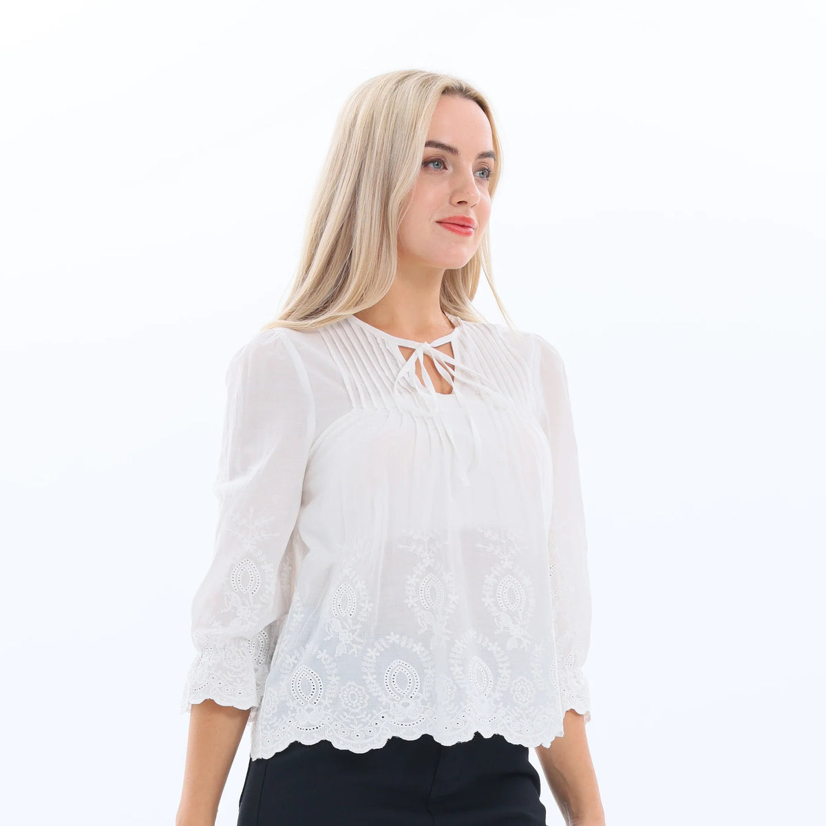 Embroidery Fashion Blouse for Women Image