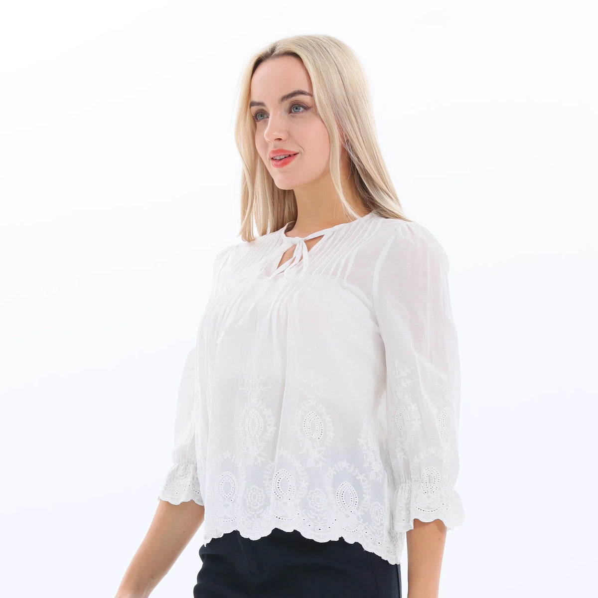 Embroidery Fashion Blouse for Women Image