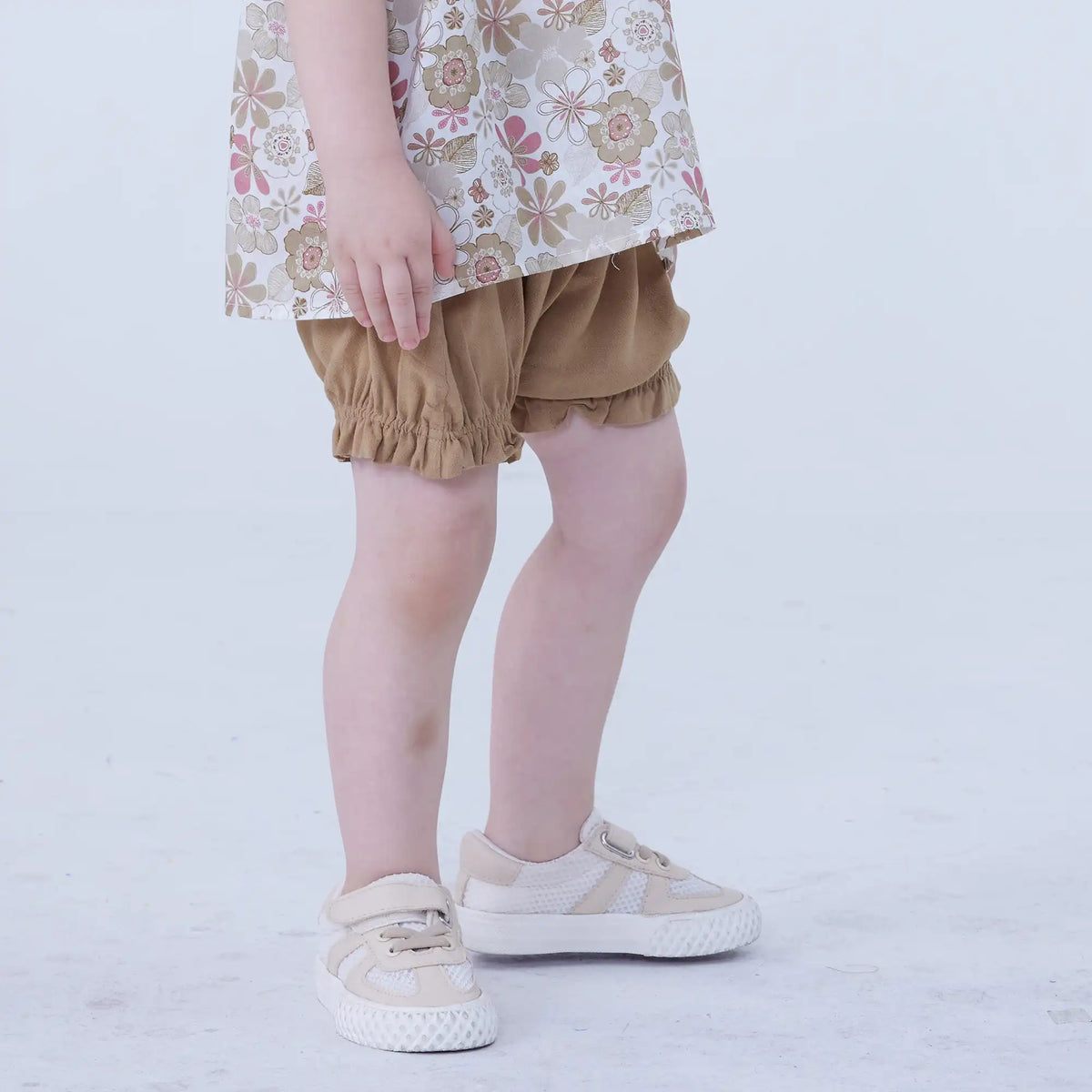 Ankle-Tied Linen Shorts For Baby Girl Image