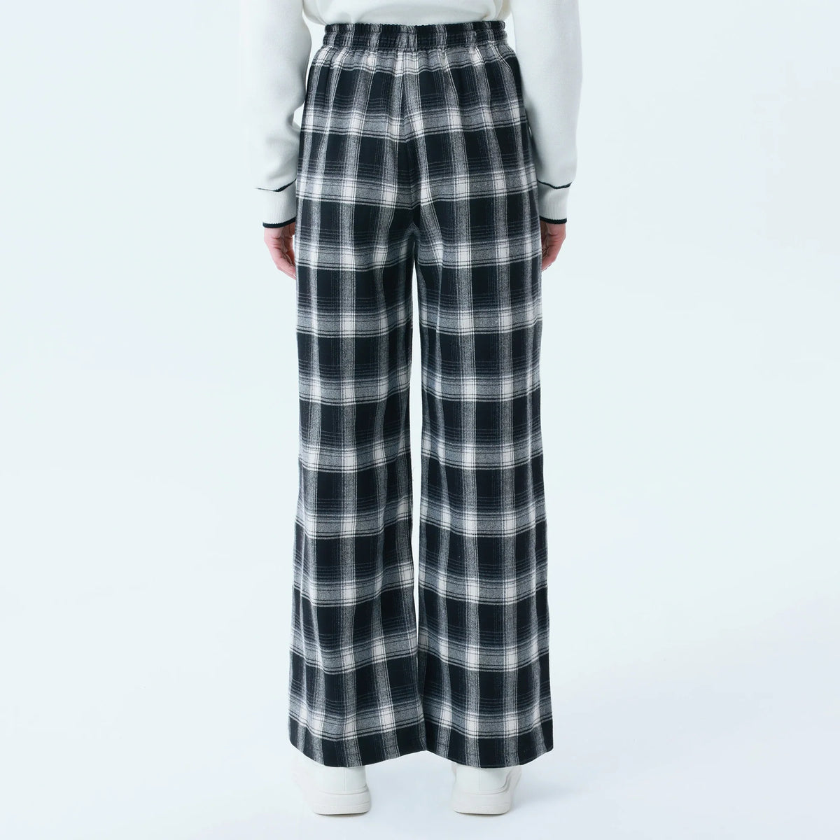 Checked Pants for Women Image