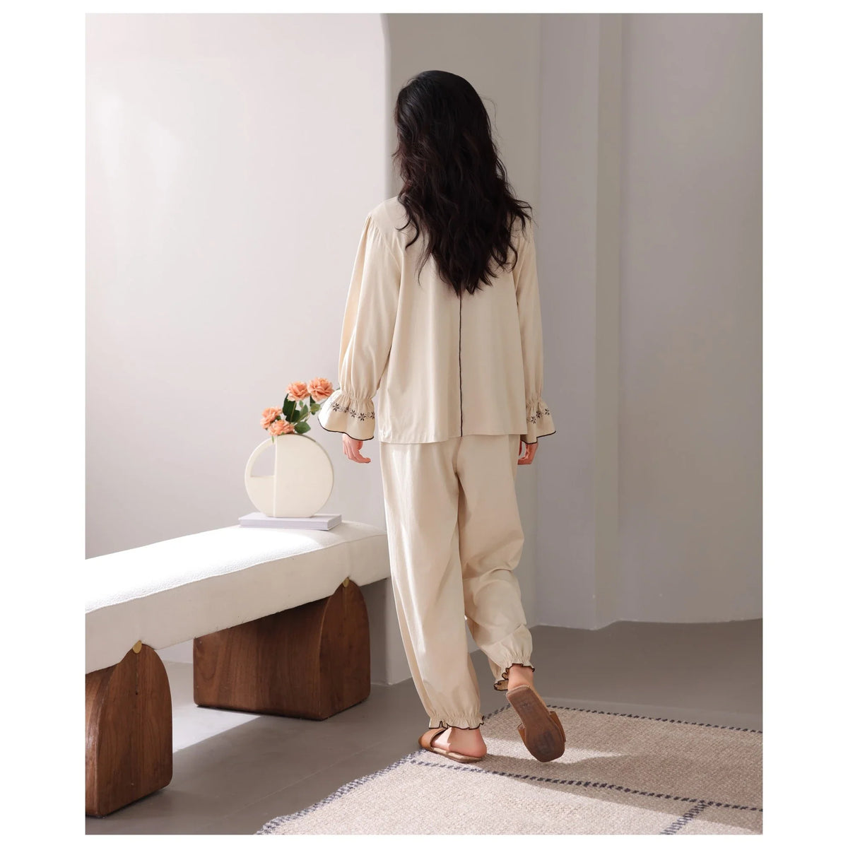 Embroidery Pajama Set-2pc for Women M Beige M,94,110,55,62,52 Image