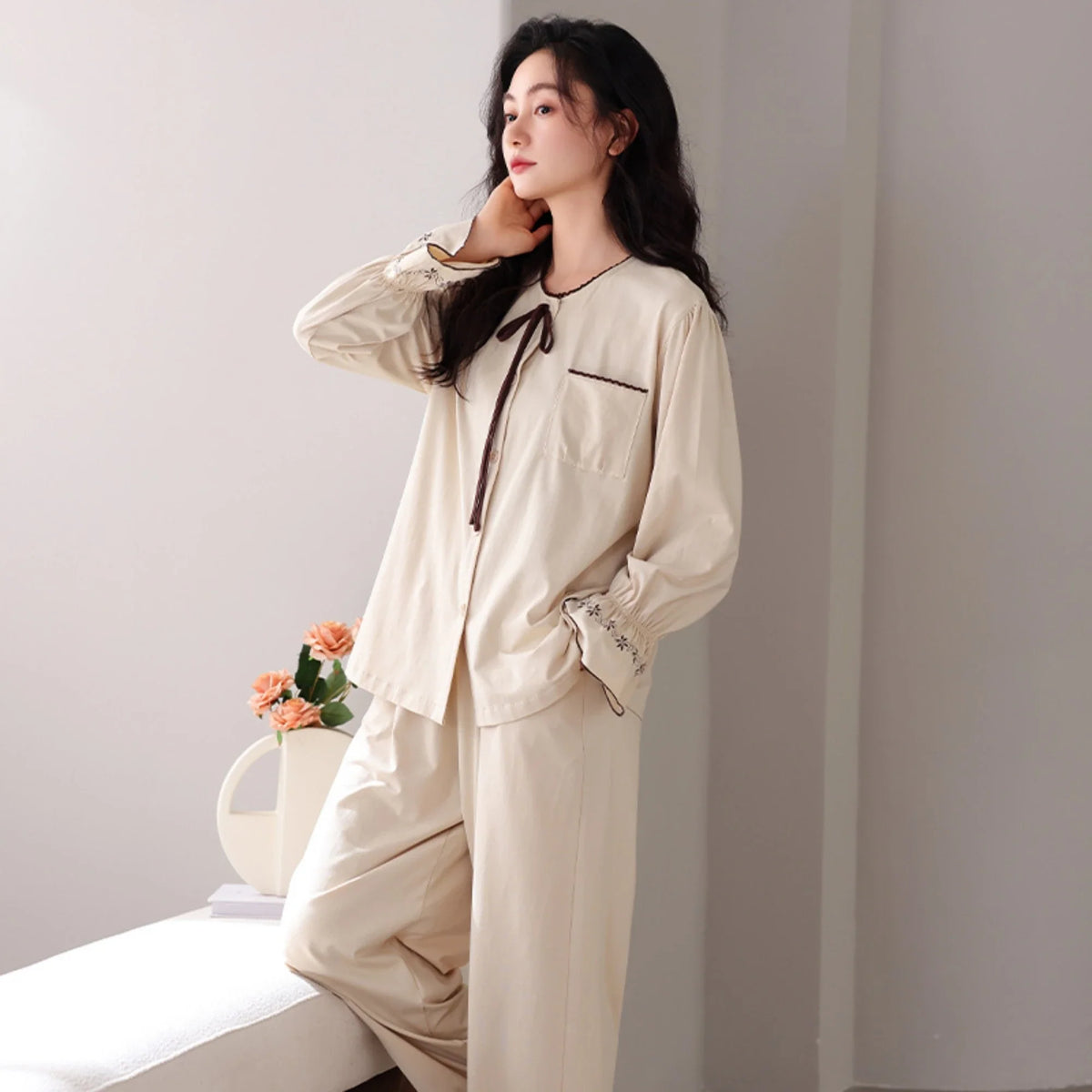 Embroidery Pajama Set-2pc for Women L Beige L,96,114,56,64,54 Image