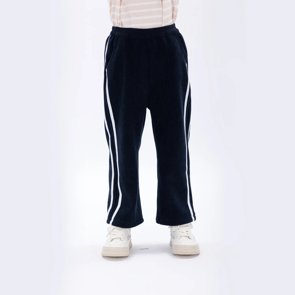 Casual Embroidery Pants for Girls Image