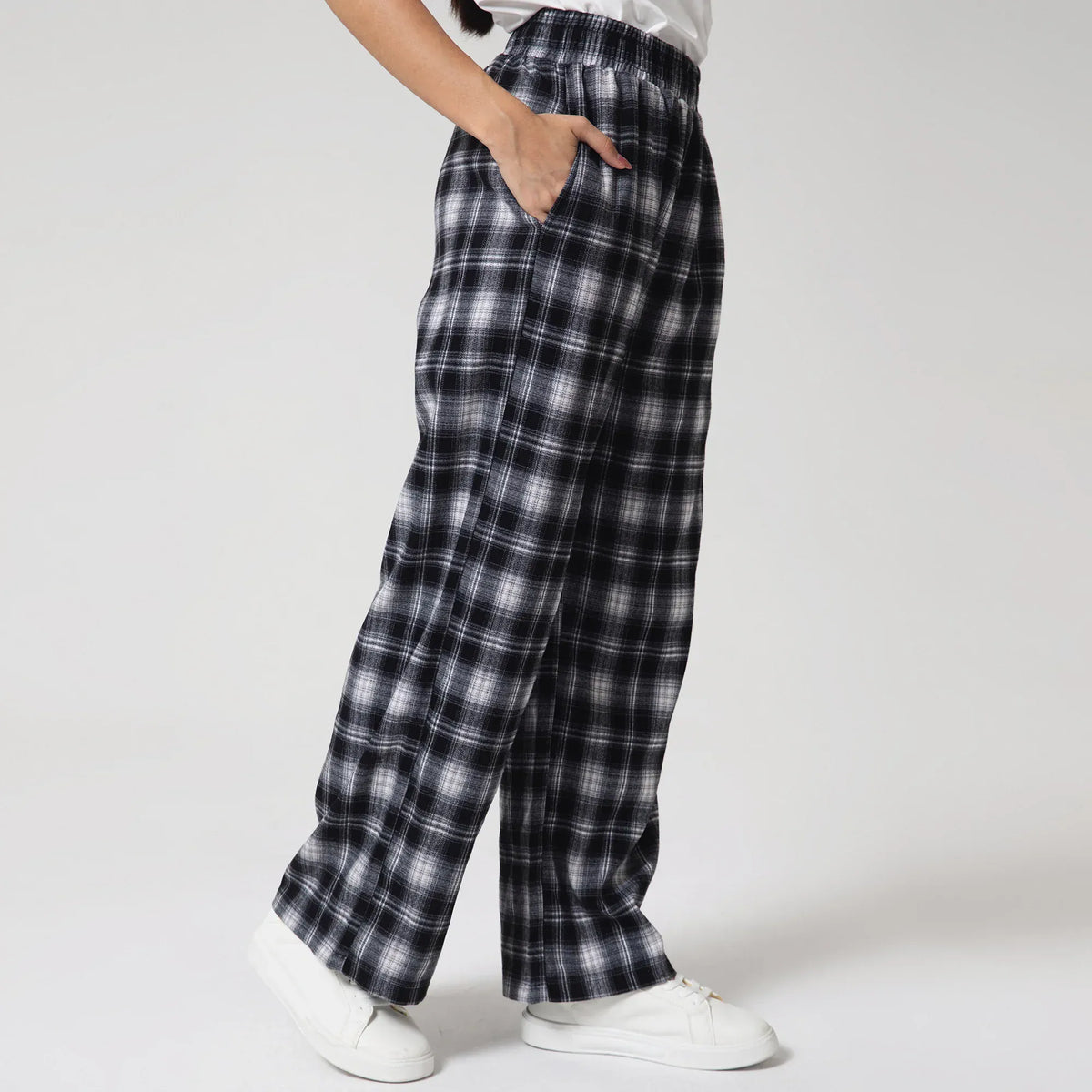 Casual Checked Pants for Women Image