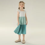 فستان بأكمام واسعة وألوان متداخلة للبنات