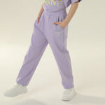 بنطال اساسي رياضي مزين بطباعة للبنات