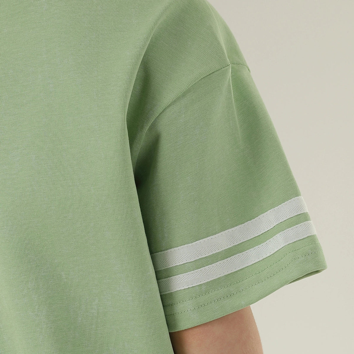 تيشيرت رياضي مطبوع بأكمام للأولاد