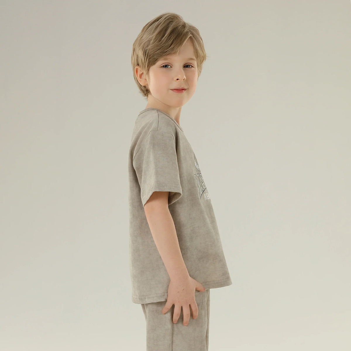 تيشيرت رياضي بأكمامللأولاد